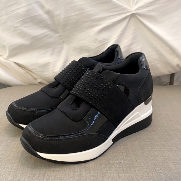 Primadonna collection black heal sneaker size 10 - Picture 1 of 3